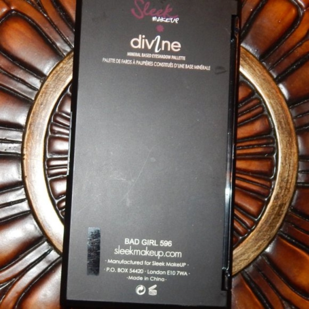 Sleek "Bad Girl" Palette New